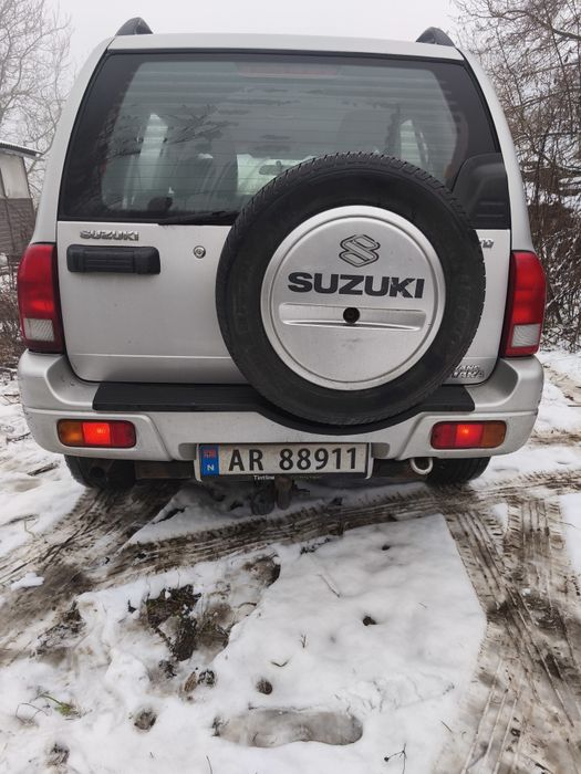 Автомобіль Suzuki Grand Vitara