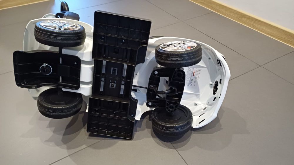 Samochodzik jezdzik pchacz