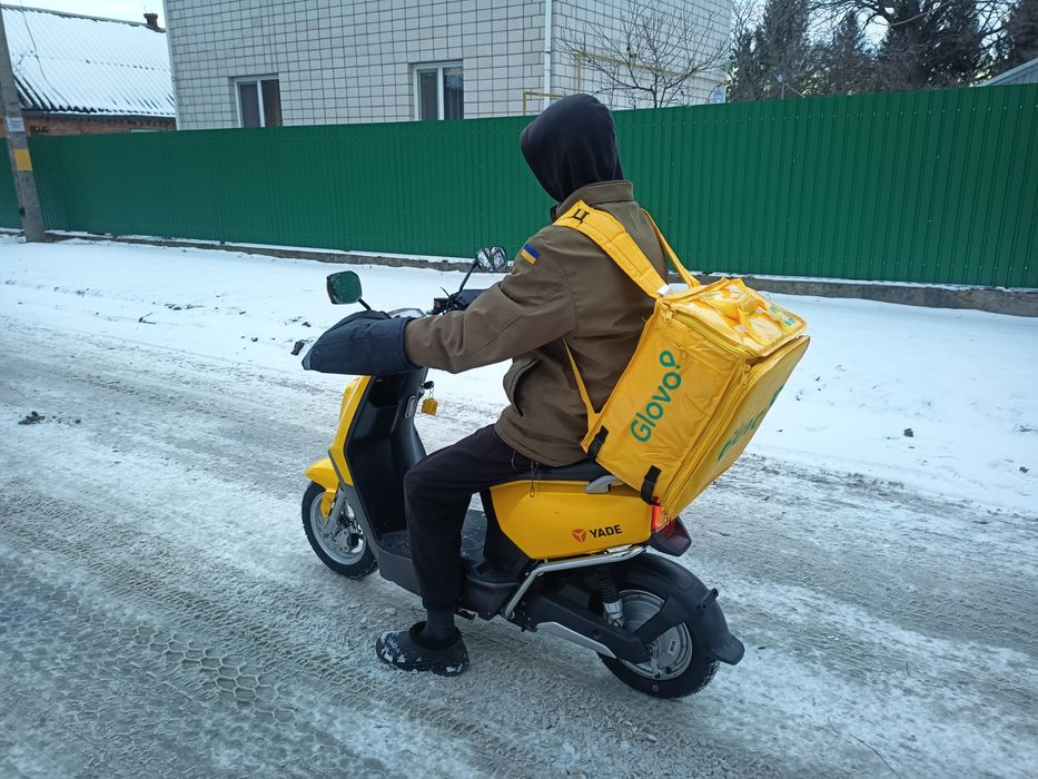 Оренда електроскутера(Вільний) (мопеда)  Glovo