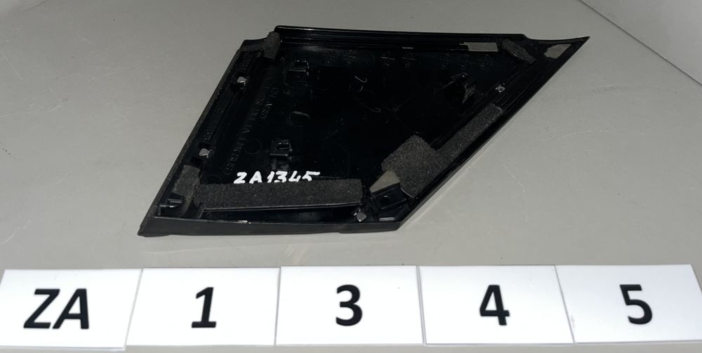 Mitsubishi Eclipse Cross 18- Заглушка дзеркала перед LH ZA1345 7407A485