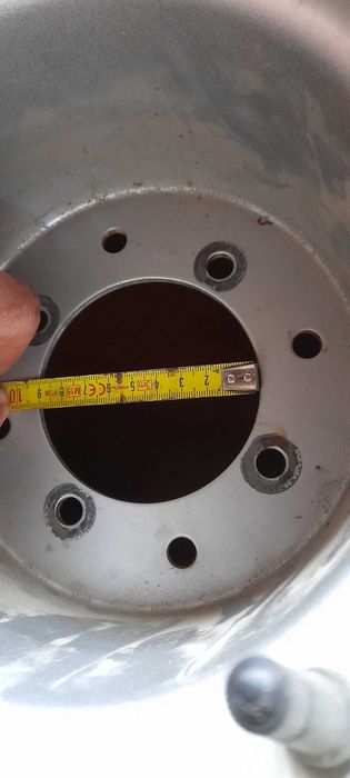 Jantes trás dupla furaçao uma é yamaha com pneus Maxxis