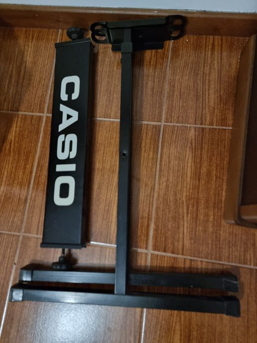 Piano Casio CTK-551 midi com suporte