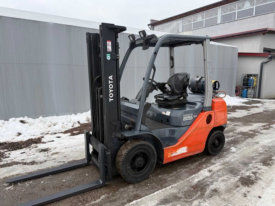 Wózek widłowy TOYOTA 8FGF duplex 2,5t 7FGF25
