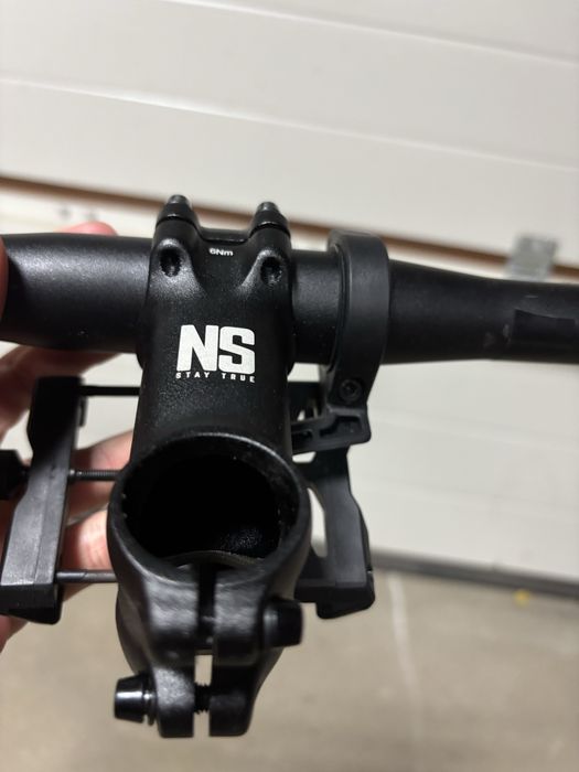 NS Bikes – kierownica gravel 31.8 + mostek Stay True, komplet, sprawne