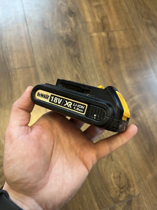 Акумулятор Dewalt 18v