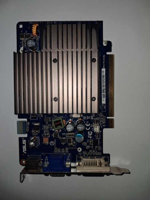 Пассивная видеокарта ASUS GeForce 8500 GT 512MB DDR2 (Без шума)
