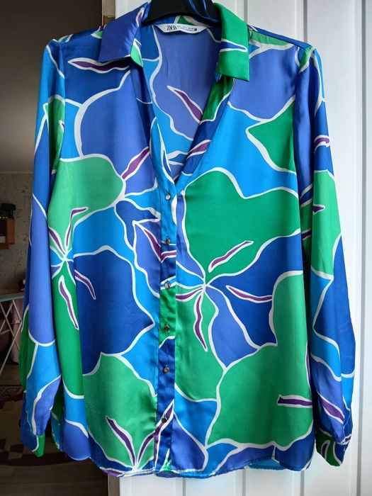 Продам блузу из  атласа Zara