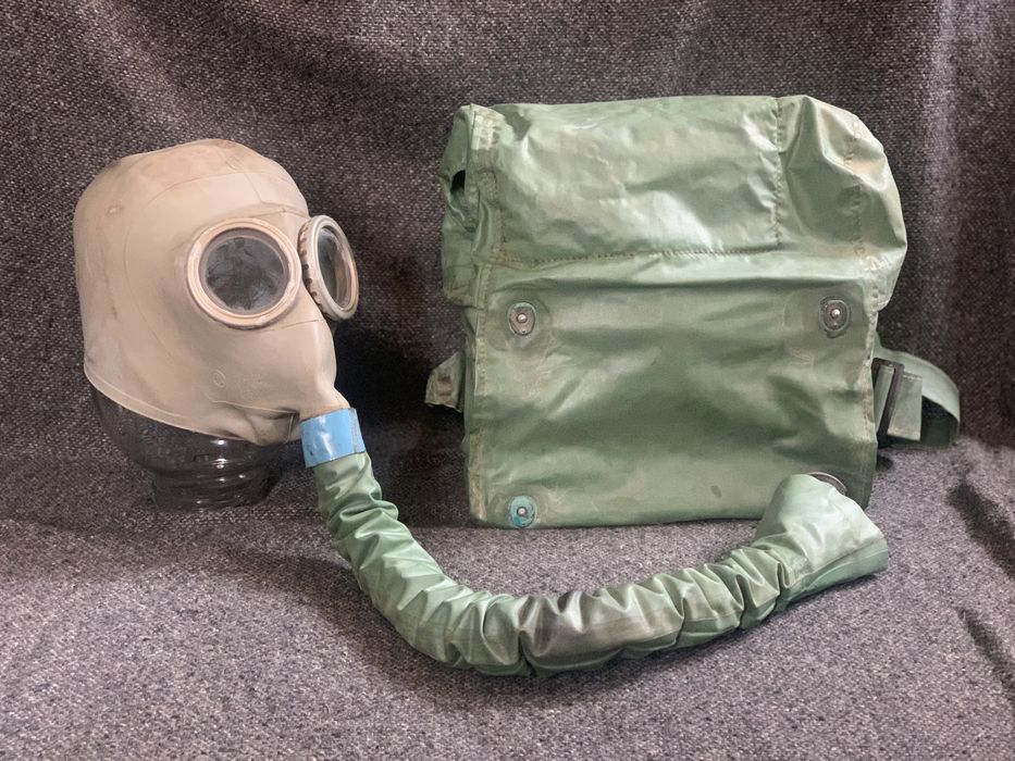 Противогаз  ИП-4