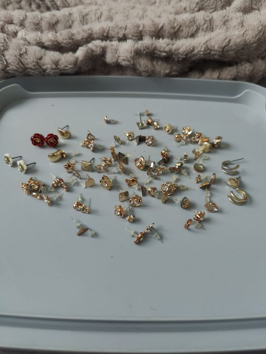 Kolczyki plastikowe pozłacane