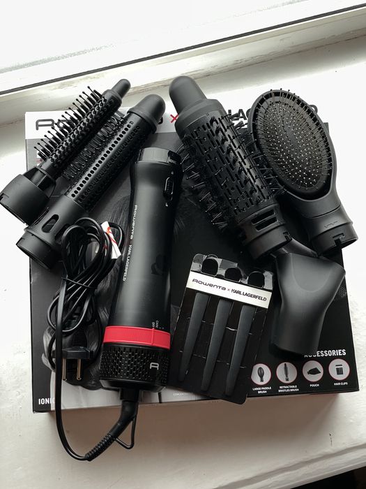 Фен-щітка Rowenta x KARL LAGERFELD Express Style