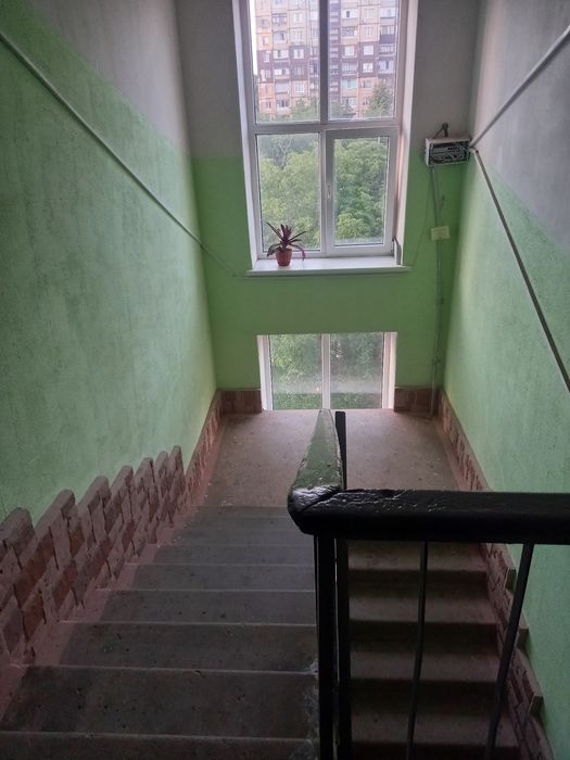 КРЭС продается 3 квартира.