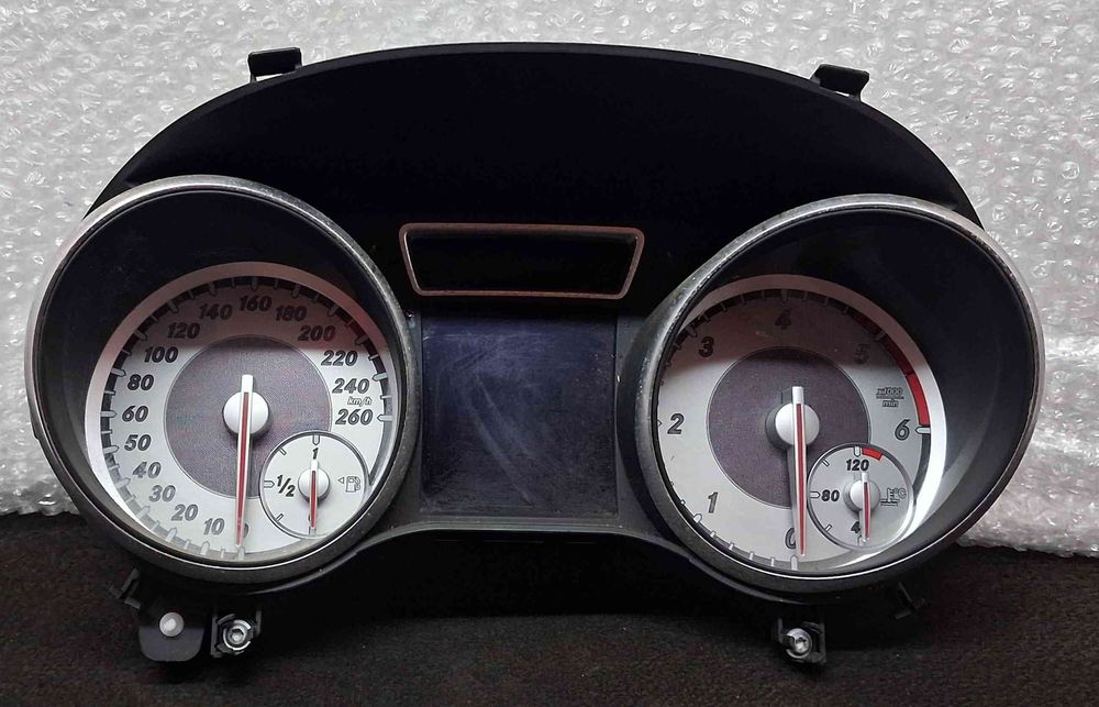 Quadrante / Painel de Instrumentos A1569004802 - MERCEDES-BENZ GLA-CLASS