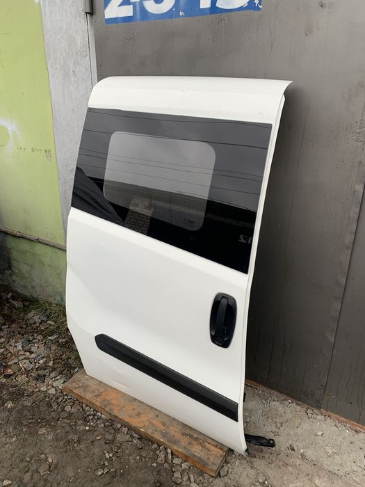 Продам двері здвижні праві бокові Fiat Doblo Opel Combo 263