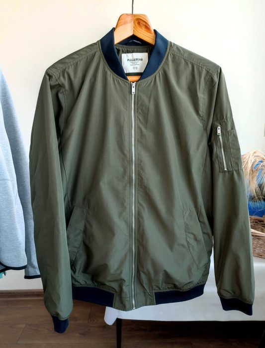 Бомбер, куртка Pull&Bear