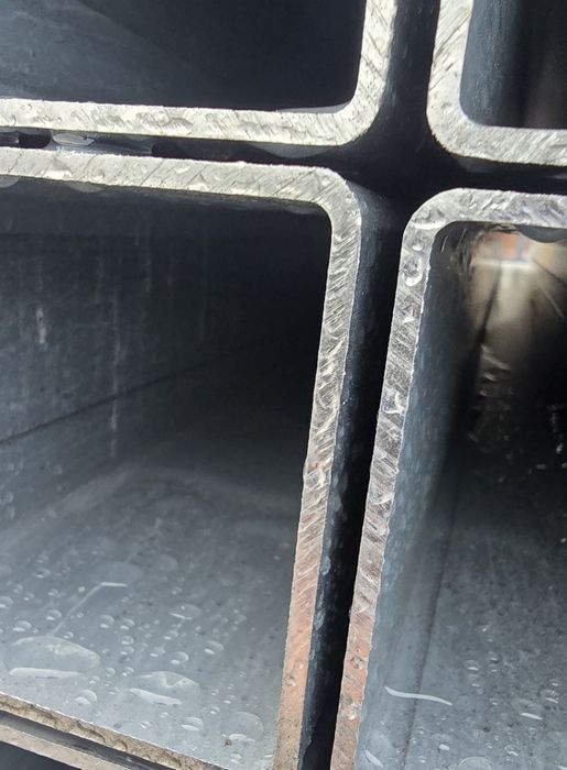 Słupki ogrodzeniowe 60x60 RAL7016 L260cm