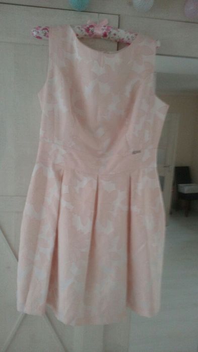 Sukienka pudrowy róż najmodniejszy wzór LOU