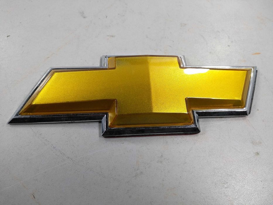 Емблемa Chevrolet на капот/решітку/багажник/руль та написи. Діє знижка