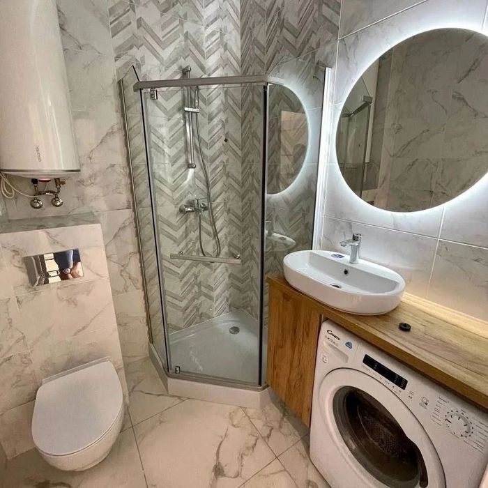 Дерибасовская,центр,балкон,свет вообще не отключают,посуточно,парковка