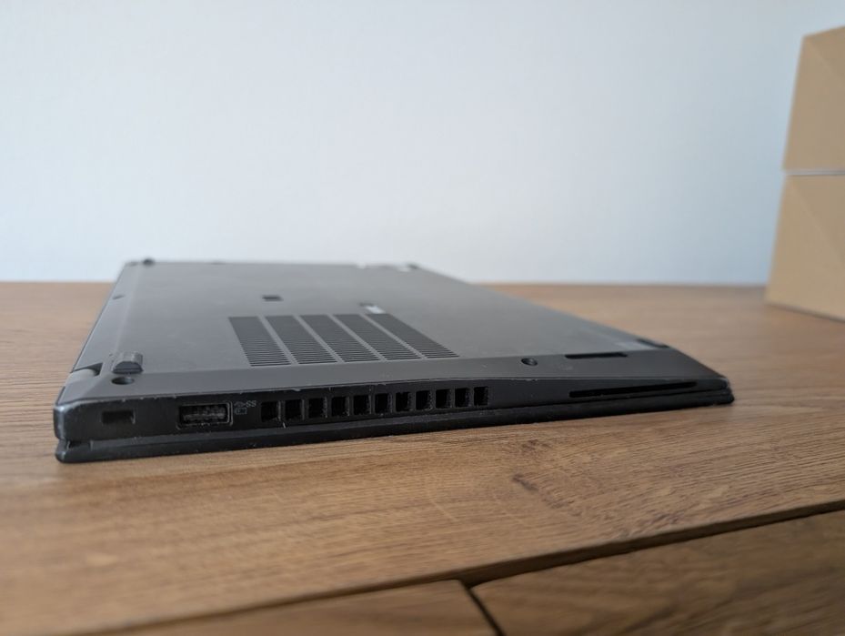 ThinkPad T14s  i7-10510U, bateria 100%, ekran 4k