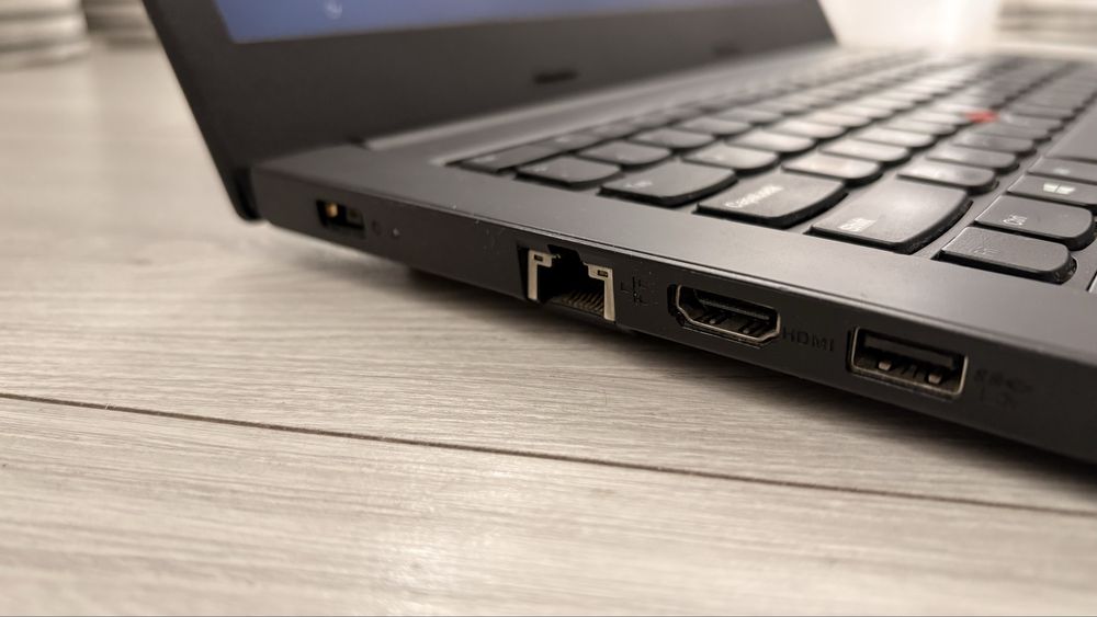 Lenovo ThinkPad E470 i5-7200U 8GB 256GB SSD Windows 10 PRO