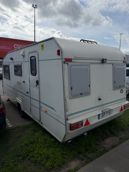 Кемпер автобудинок