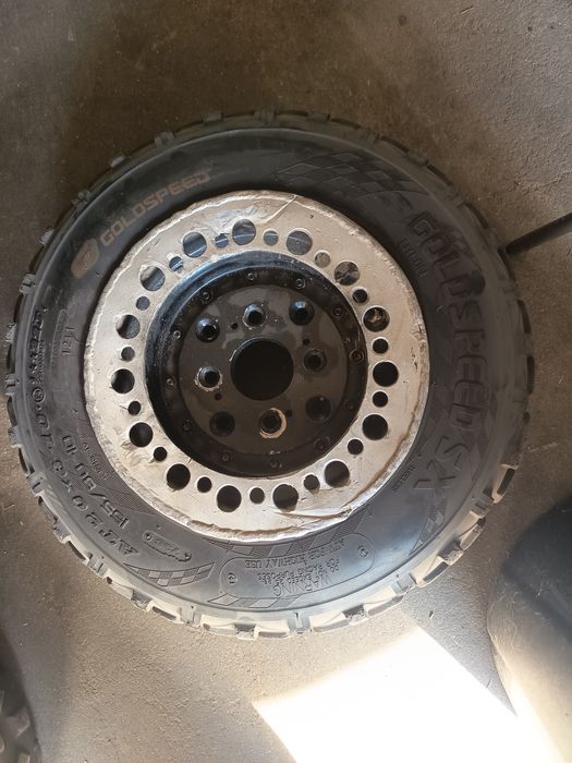 Jantes e pneus para kartcross e moto4
