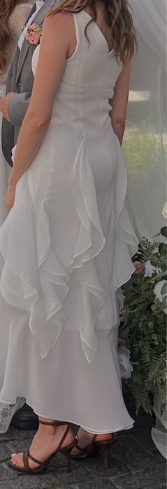 Ексклюзивна біла сукня з воланами (шита на замовлення, ідеальний стан)