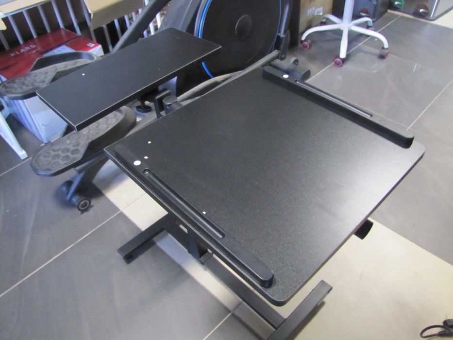 Stolik pod laptopa projektor mobilny na kółkach regulowany SoBuy