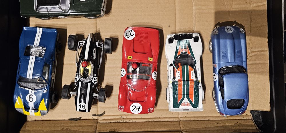 Carrinhos para pista Scaletrix com mala