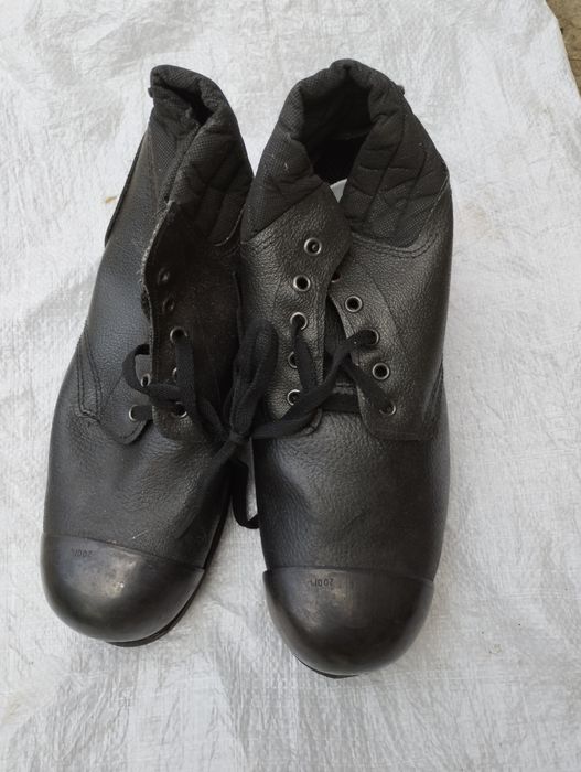 Продам рабочие ботинки