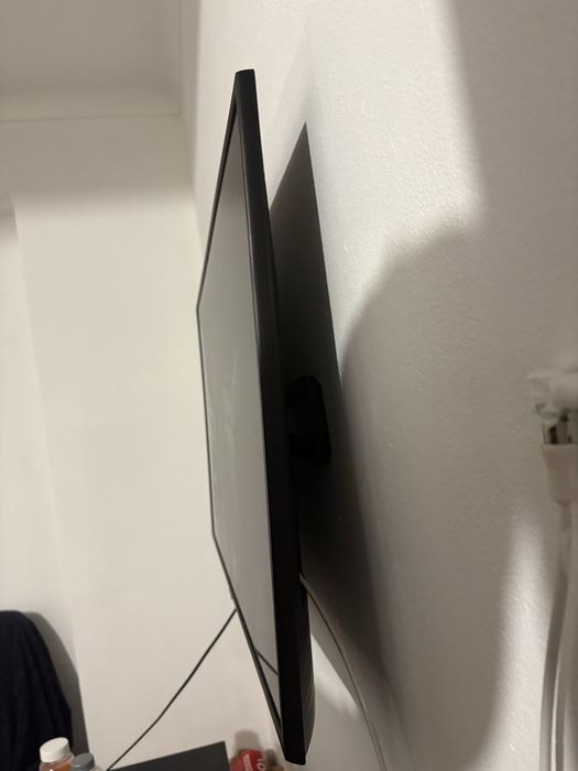 Televisão Samsung 43'' RU7105 Smart 4K UHD