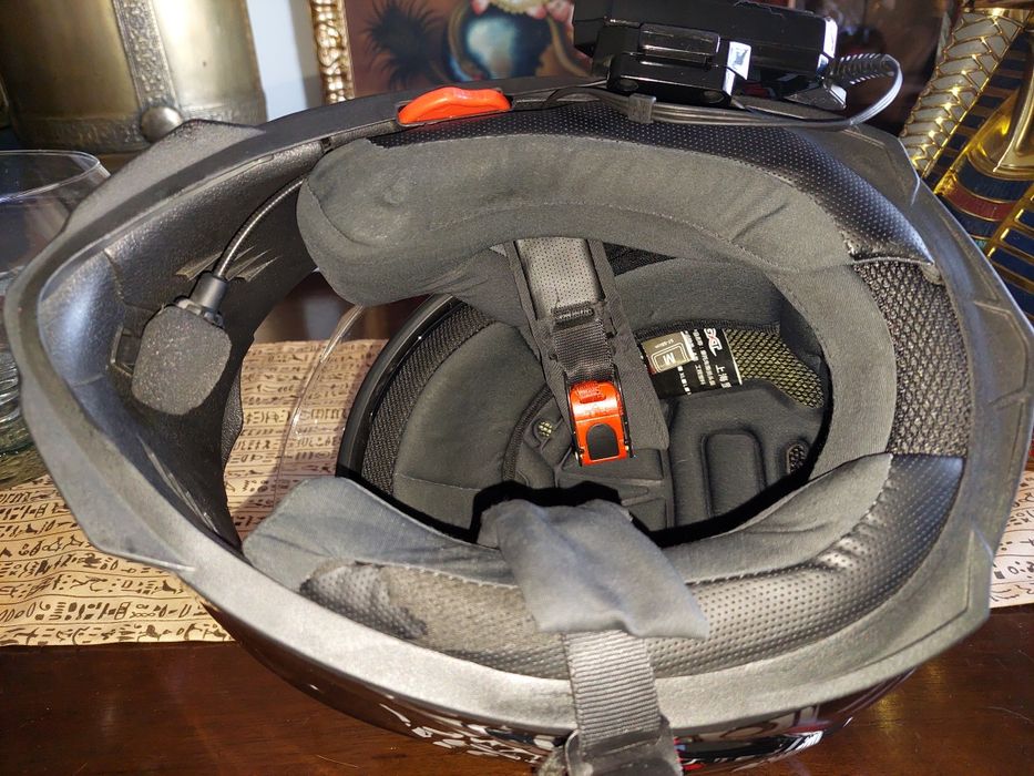 Capacete com intercomunicador  Bluetooth