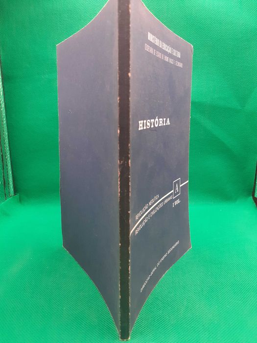 Livro - REF PCE - História - Revolução Neolítica 1° Vol