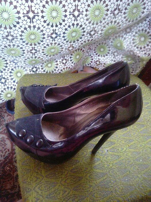 Продам лабутены