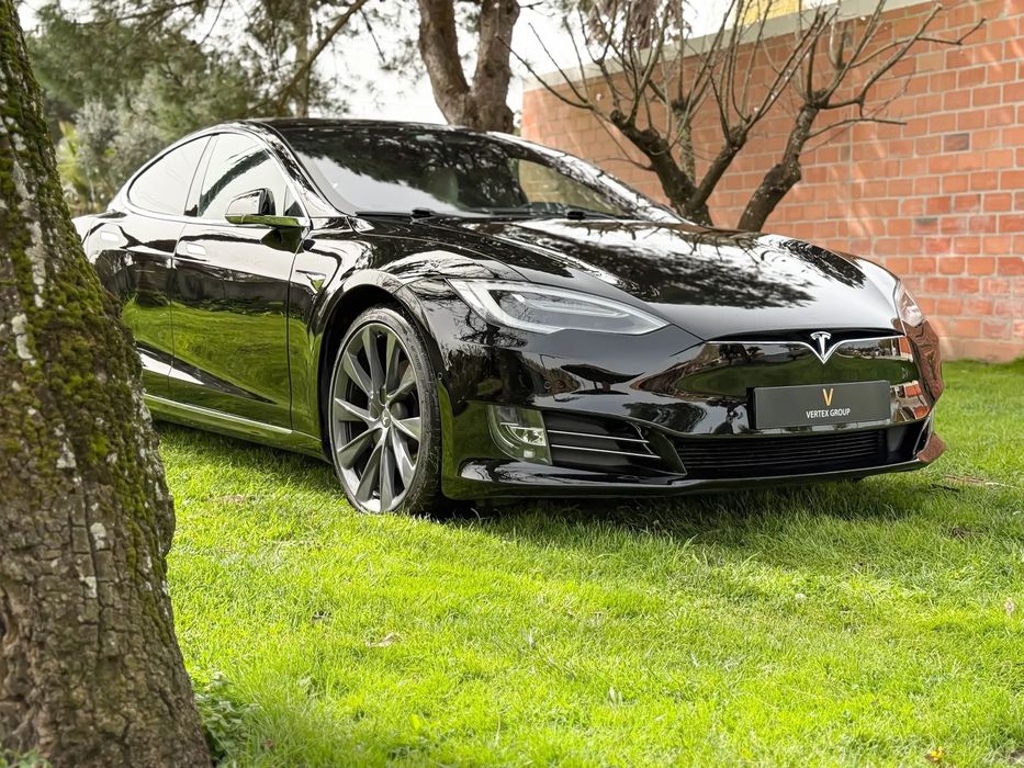 Tesla Model S Long Range