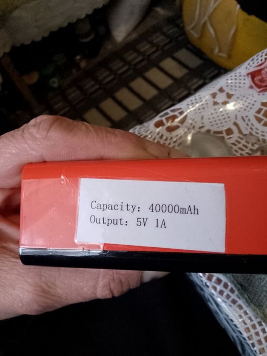 Продам повербанк хороший  кого цікавить питайте