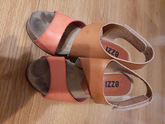 buty na słupku na lato na rzep pomqrańczowe