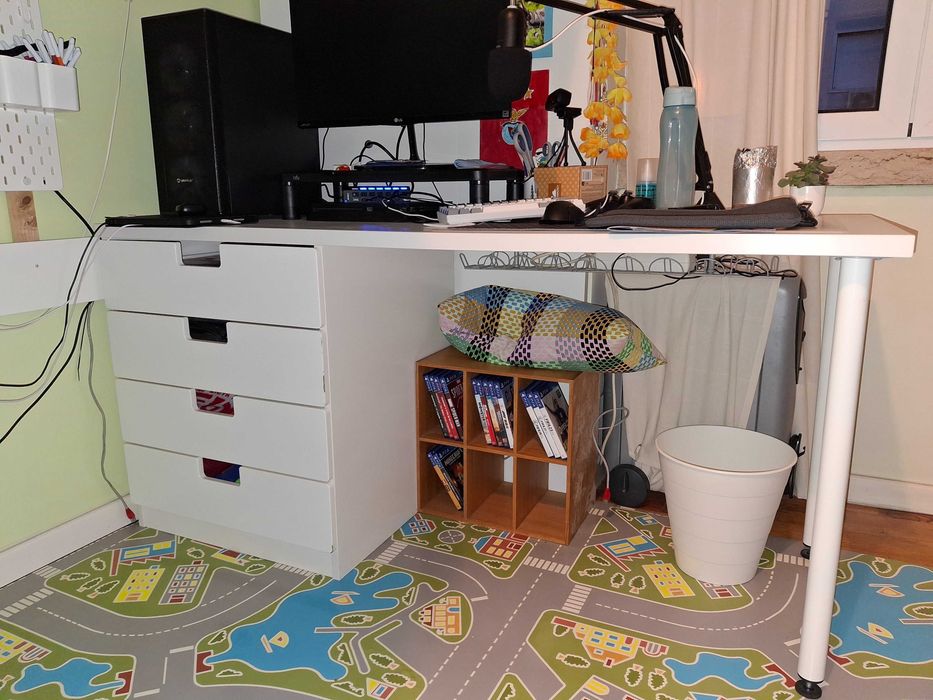 Beliche com secretária e roupeiro ikea SMASTAD