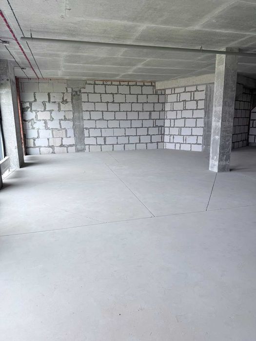 Продаж спеціального приміщення на вул. Січеславська Набережна 53А,