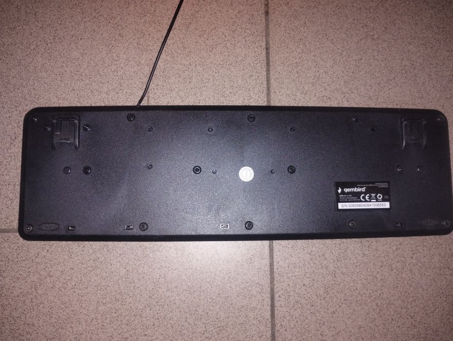 Klawiatury (Logitech K545, Logitech K270, Gembird  KB-U-103 ).