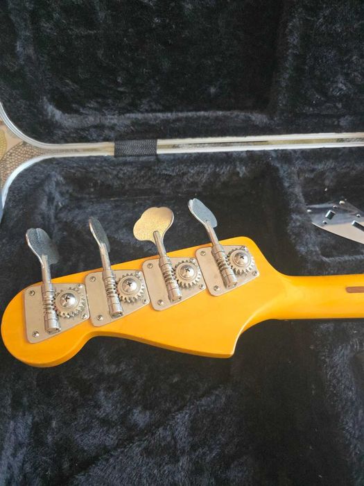 Fender Jaguar Bass MIJ 2007/08 + EMG JX + Hard Case (modificado)