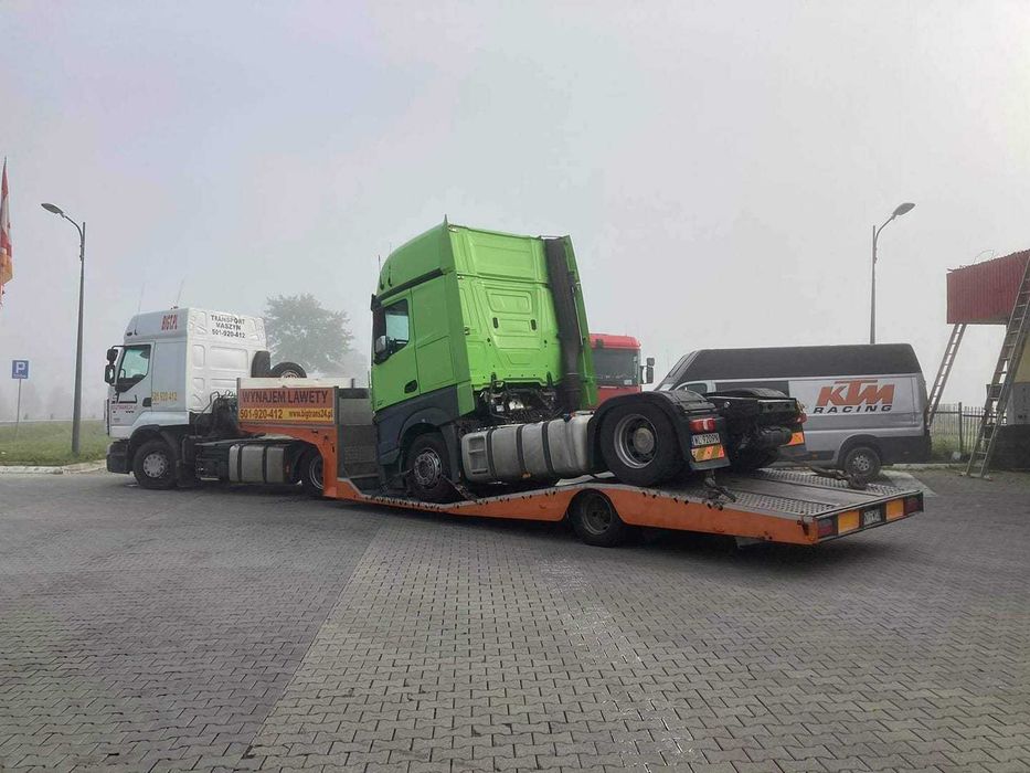 Wynajem naczepy niskopodwoziowej, transport ciągników siodłowych