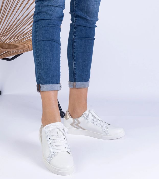 Białe sneakersy damskie z tłoczeniem i brokatem Laneta
