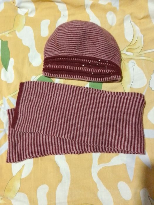 Комплект шапка+шарф -200грн.