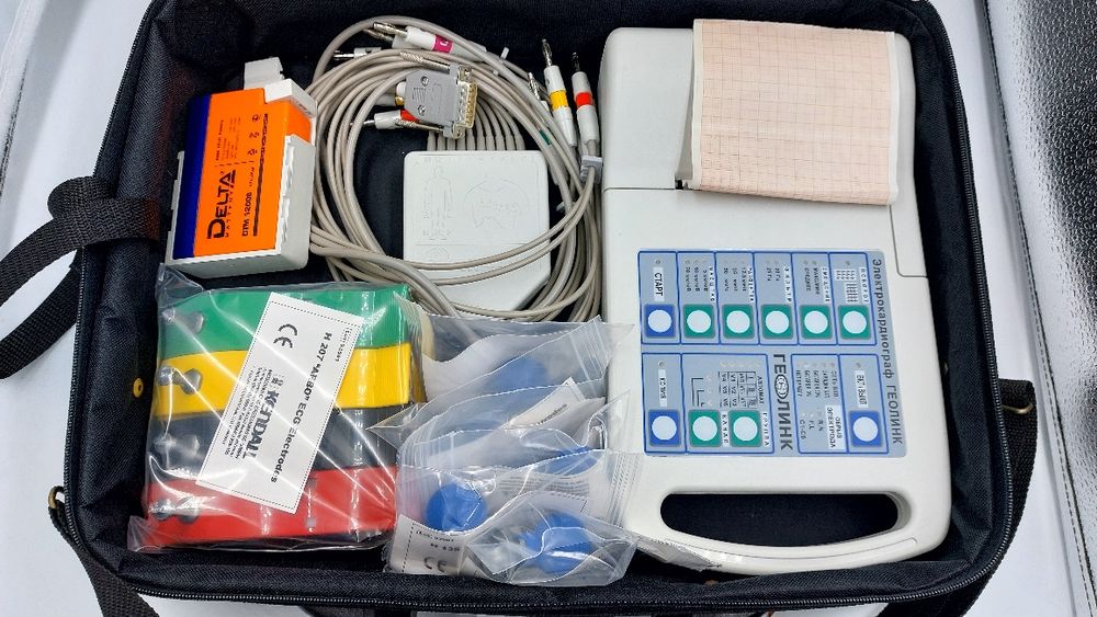 Електрокардіограф новий, в кейсі.