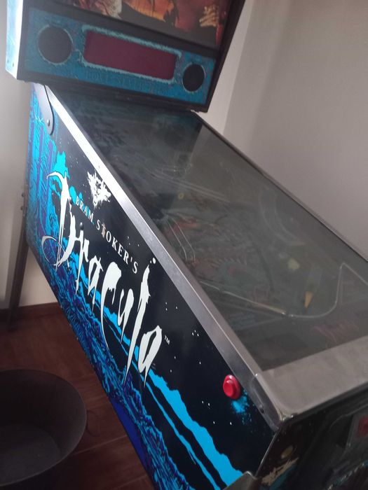 Pinball flippers Dracula