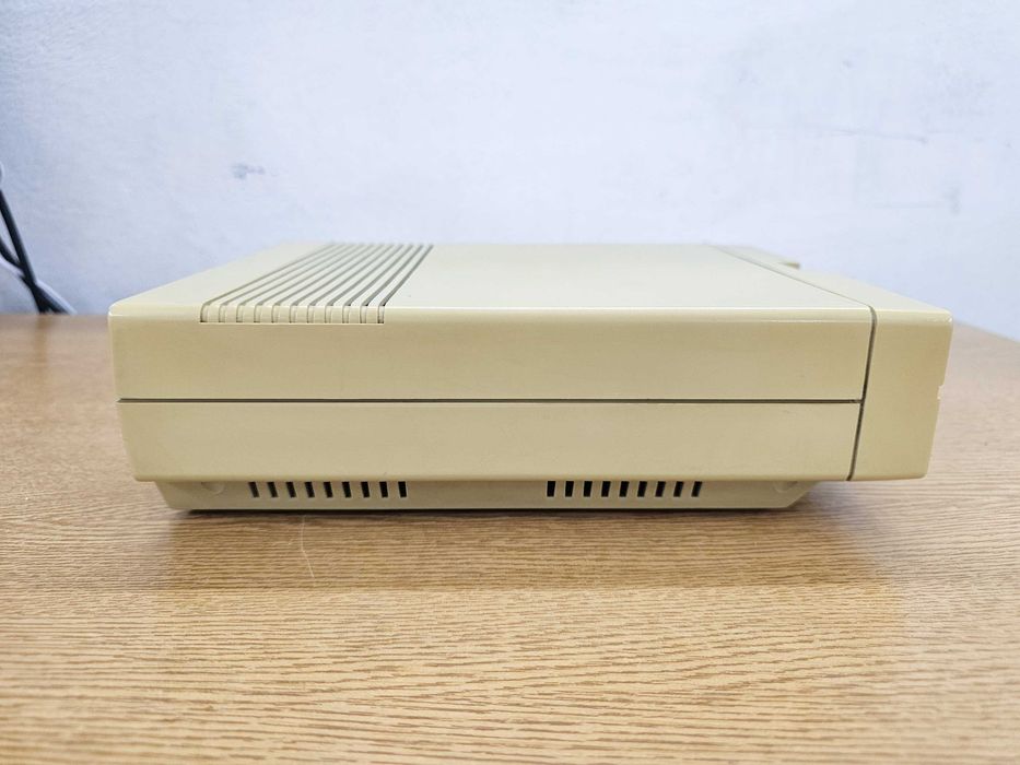 Stacja dysków Commodore 1541 II dla C64 sprawna zasilacz kable dyskietki