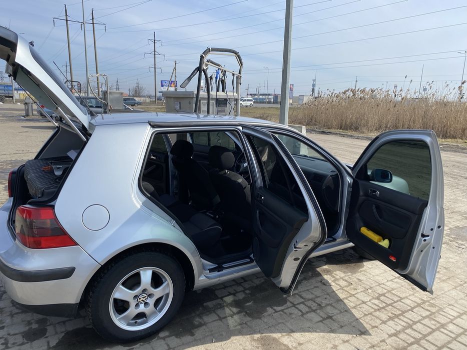 Продам гольф 4 1.6 16v 2001г