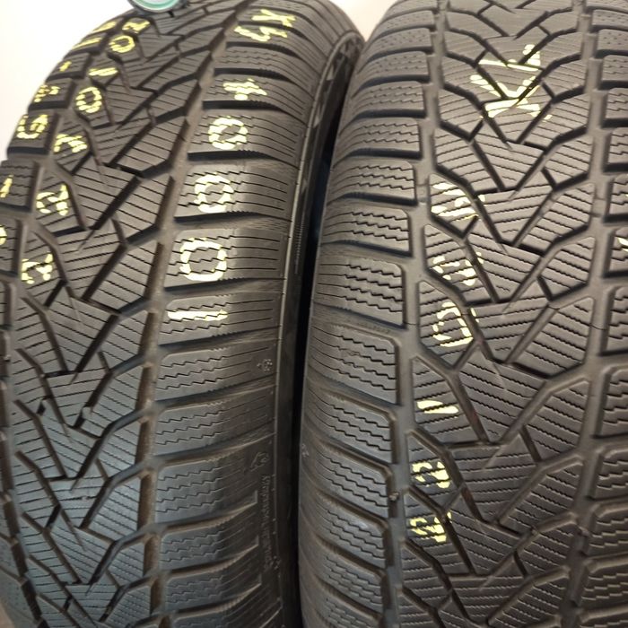 215/65R16 Uniroyal WinterExpert