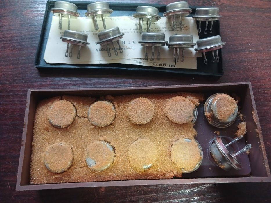 Транзисторы 2Т809А 2Т903Б 2Т818А КТ819 КТ828А П605А КТ935А КТ903 КТ825